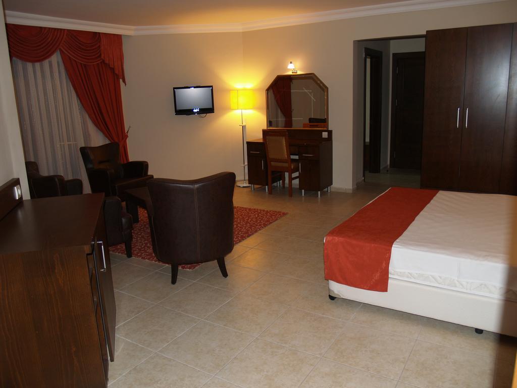 Gumus Hotel Arsuz Exterior foto
