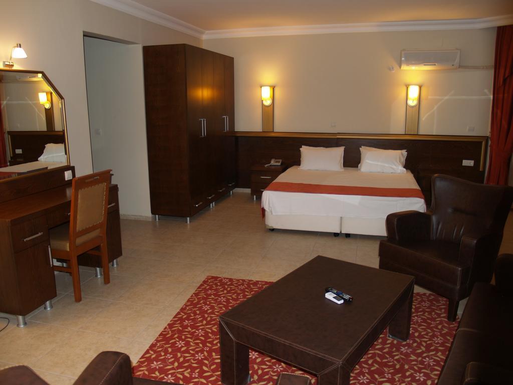 Gumus Hotel Arsuz Exterior foto